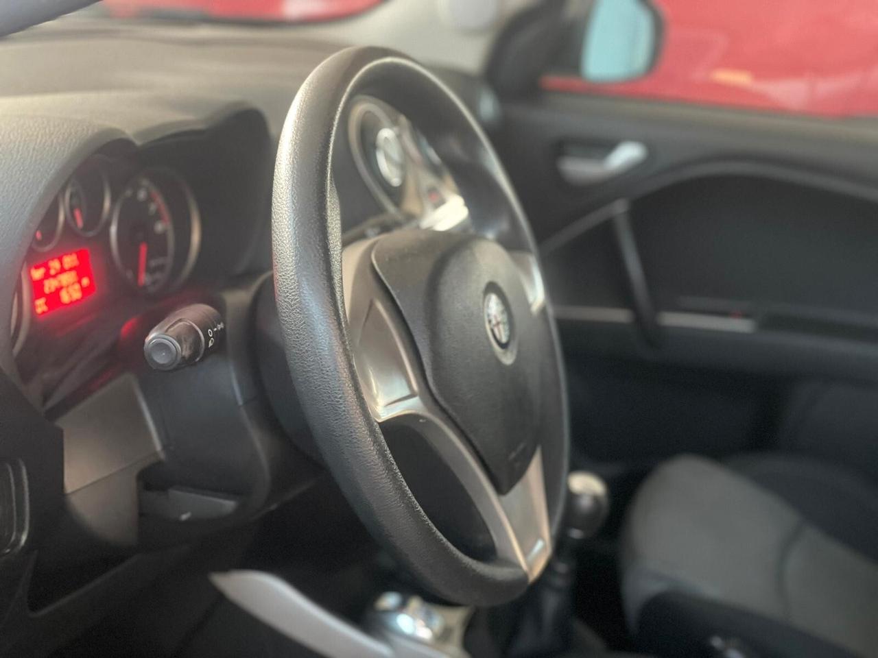 Alfa Romeo MiTo 1.4 78 CV Distinctive Sport Pack