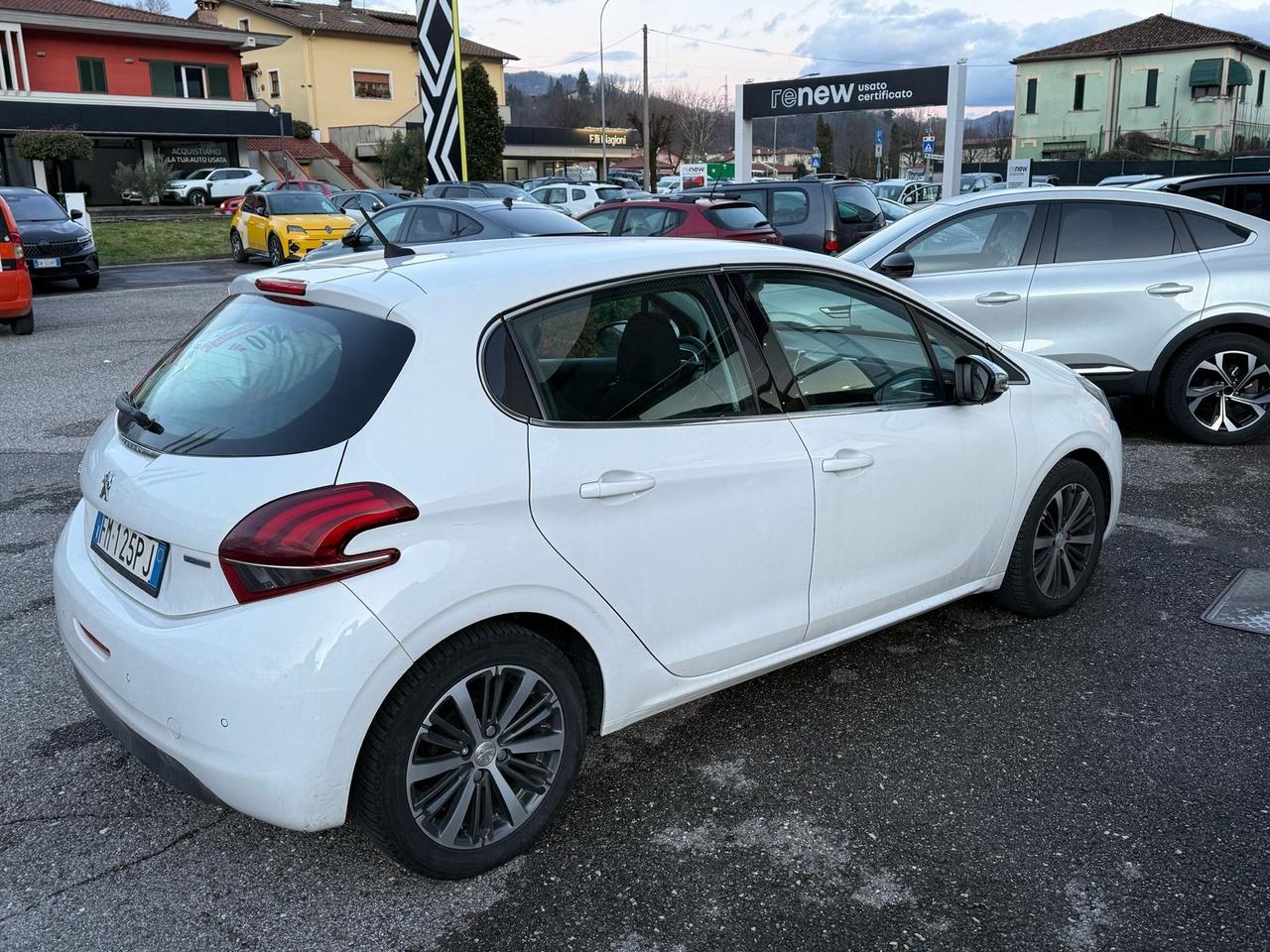 Peugeot 208 PureTech 82 5 porte Allure