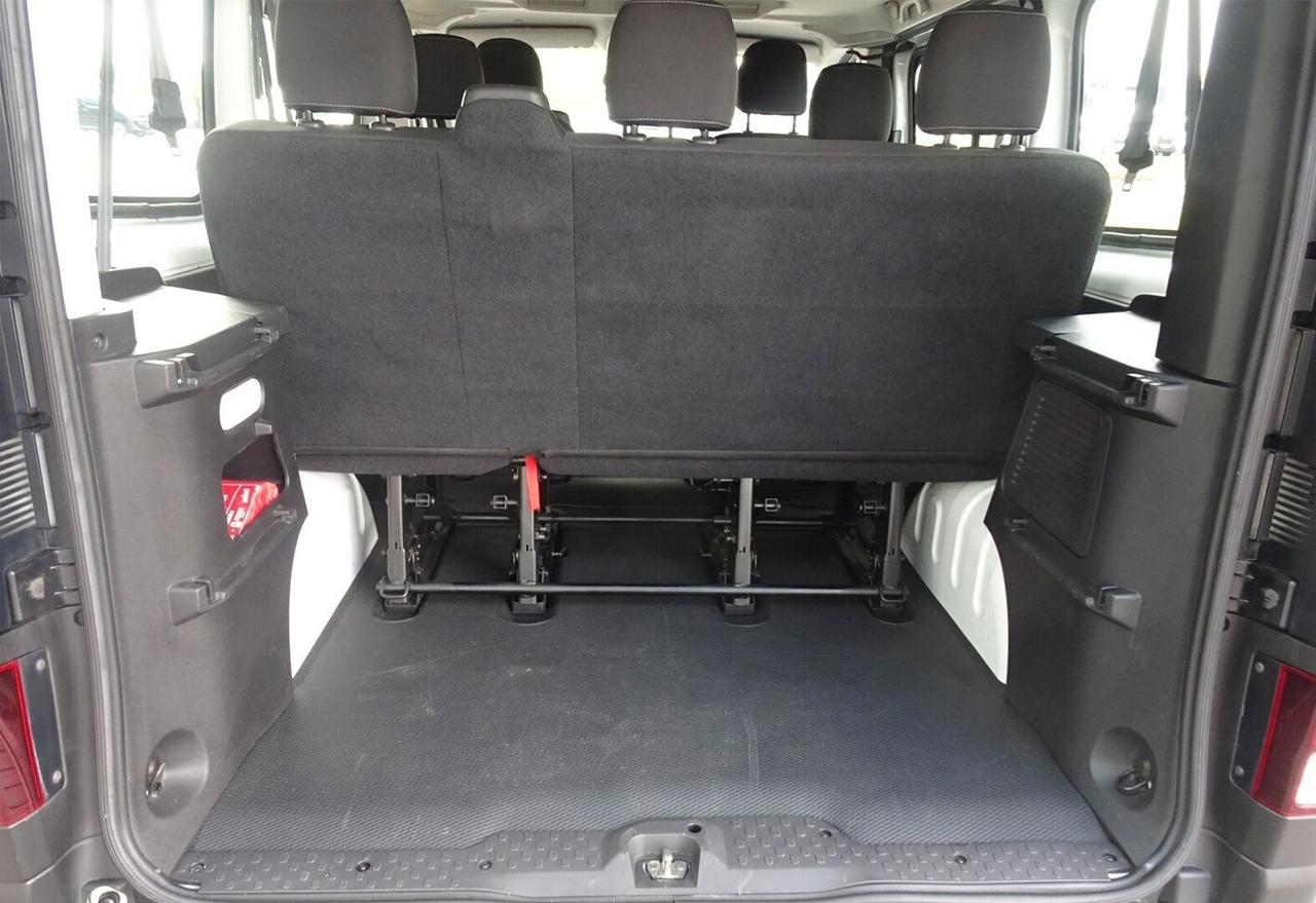 Opel Vivaro Combi 8 posti