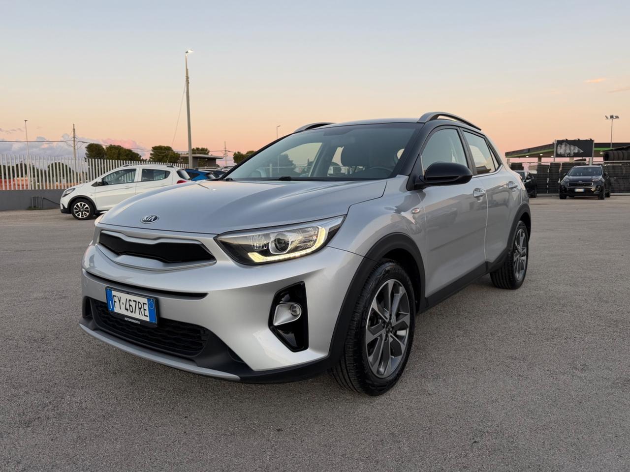 KIA STONIC 1.4 MPI 100 CV STYLE PACK FULL LED NY19