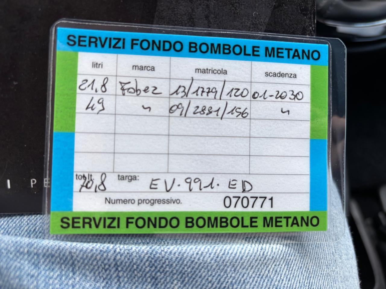Lancia Ypsilon 5 porte Metano Ecochic OK NEOPATENTATI