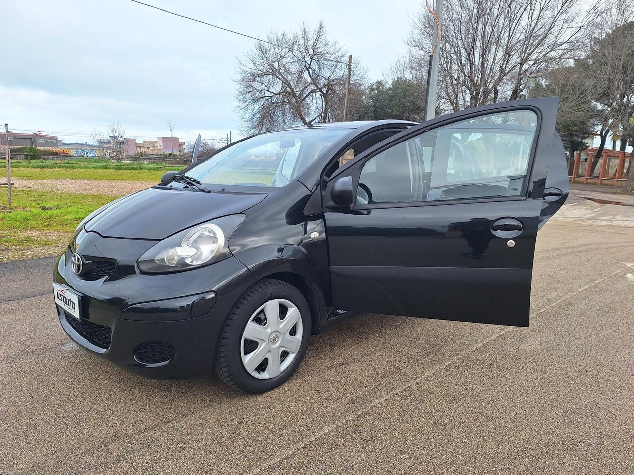 Toyota Aygo 1.0 VVT-i 5 porte Active 2012
