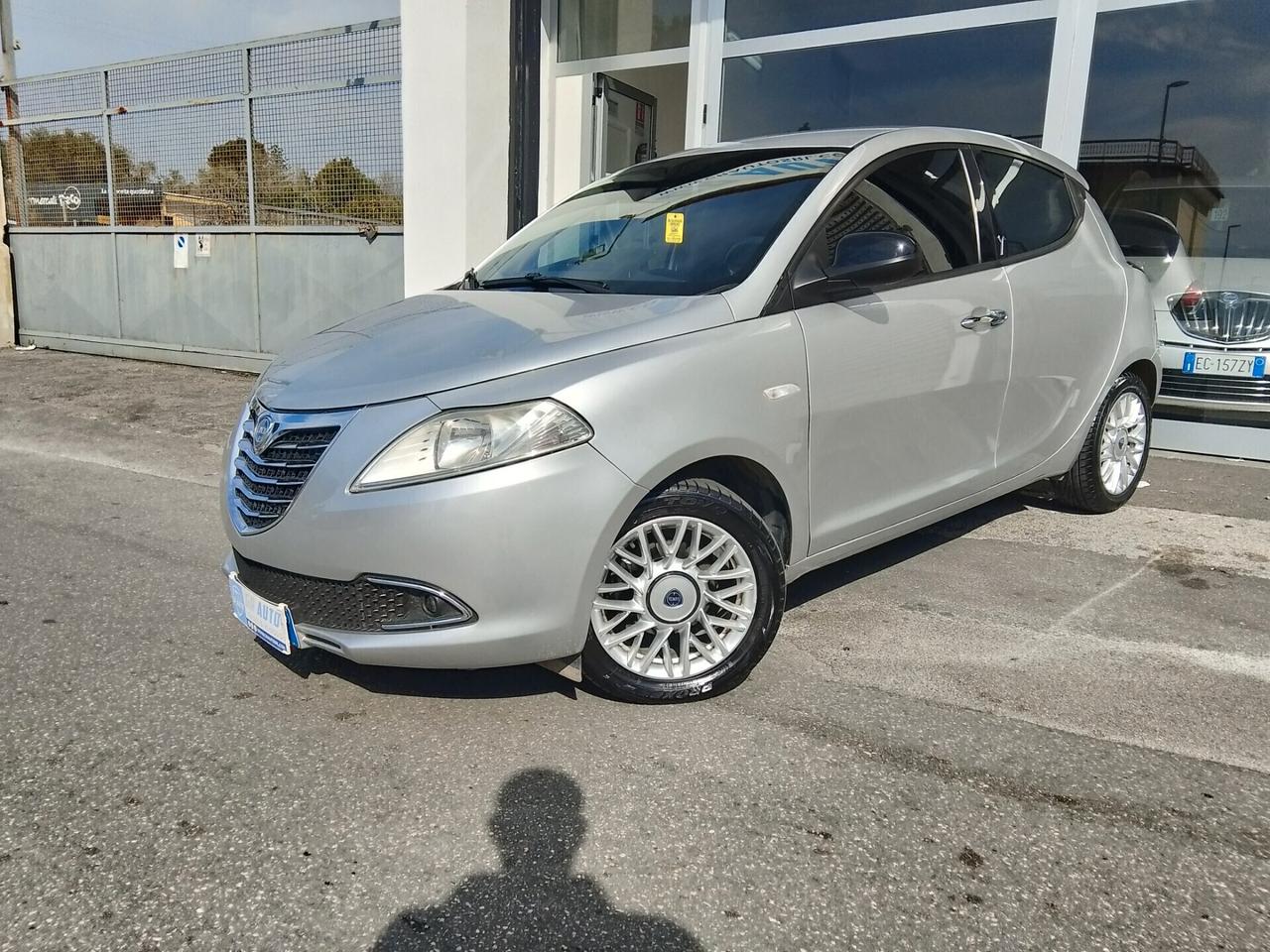 Lancia Ypsilon 1.2 69 CV 5 porte S&S Gold GPL