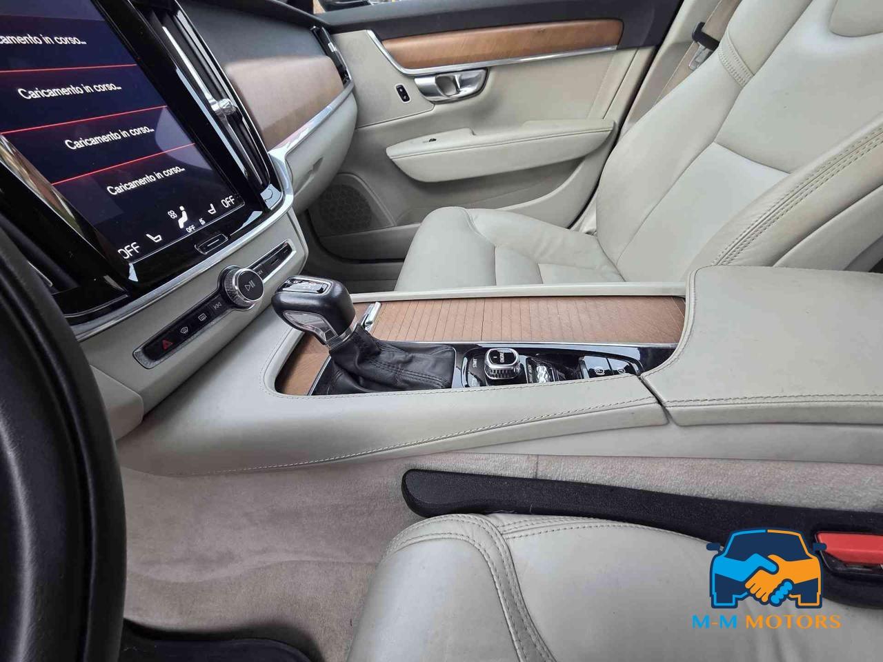 Volvo V90 D4 AWD Geartronic Momentum