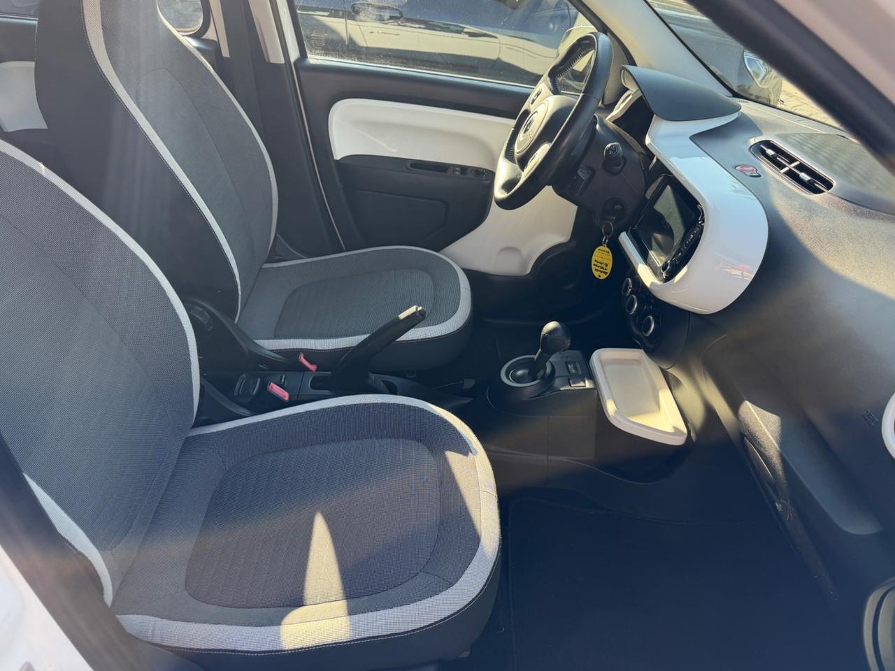 Renault Twingo TCe 90 CV EDC Intens