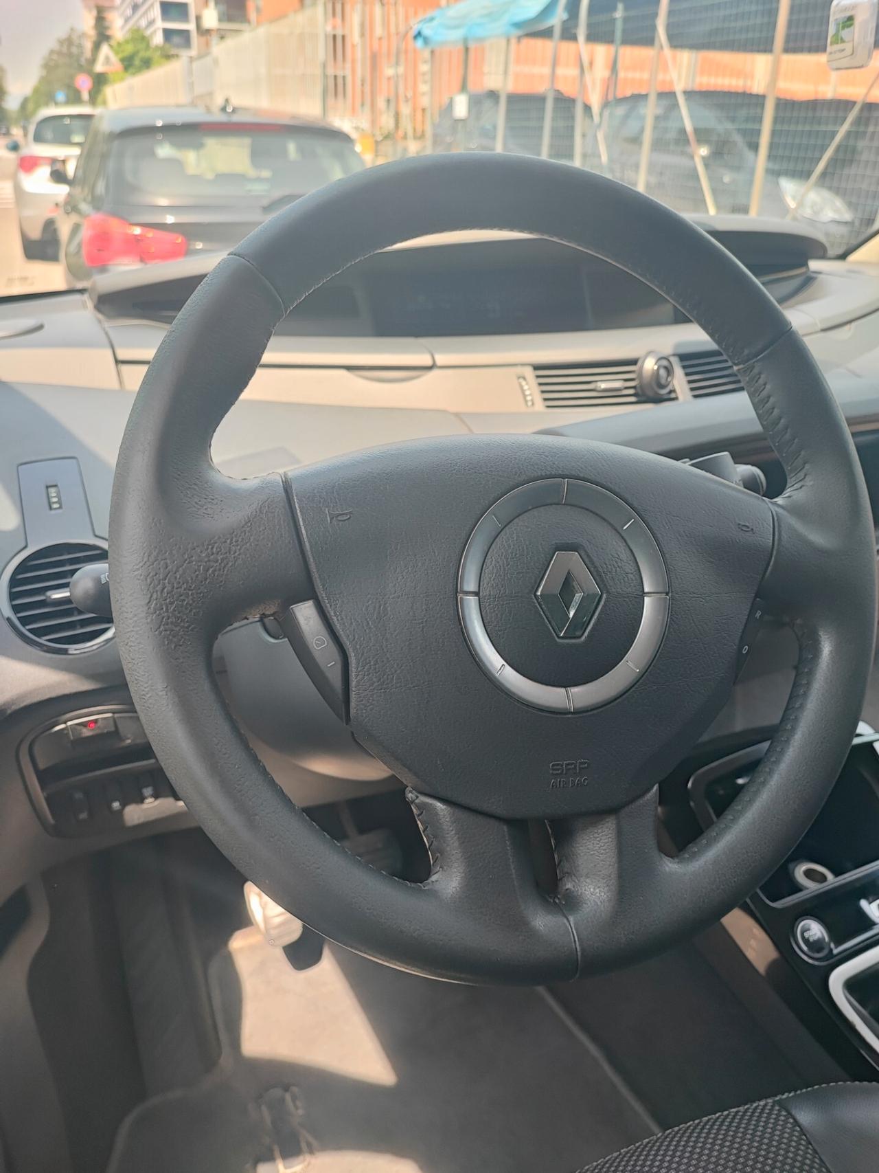 Renault Espace Grand 2.0 dCi 175CV Celsium