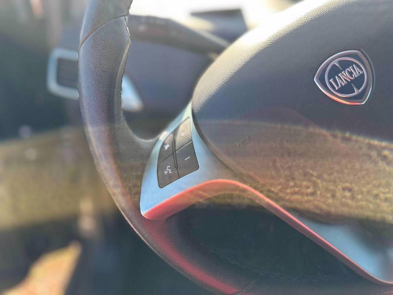 LANCIA Ypsilon III 2021 - Ypsilon 1.0 firefly hybrid Gold s&s 70cv