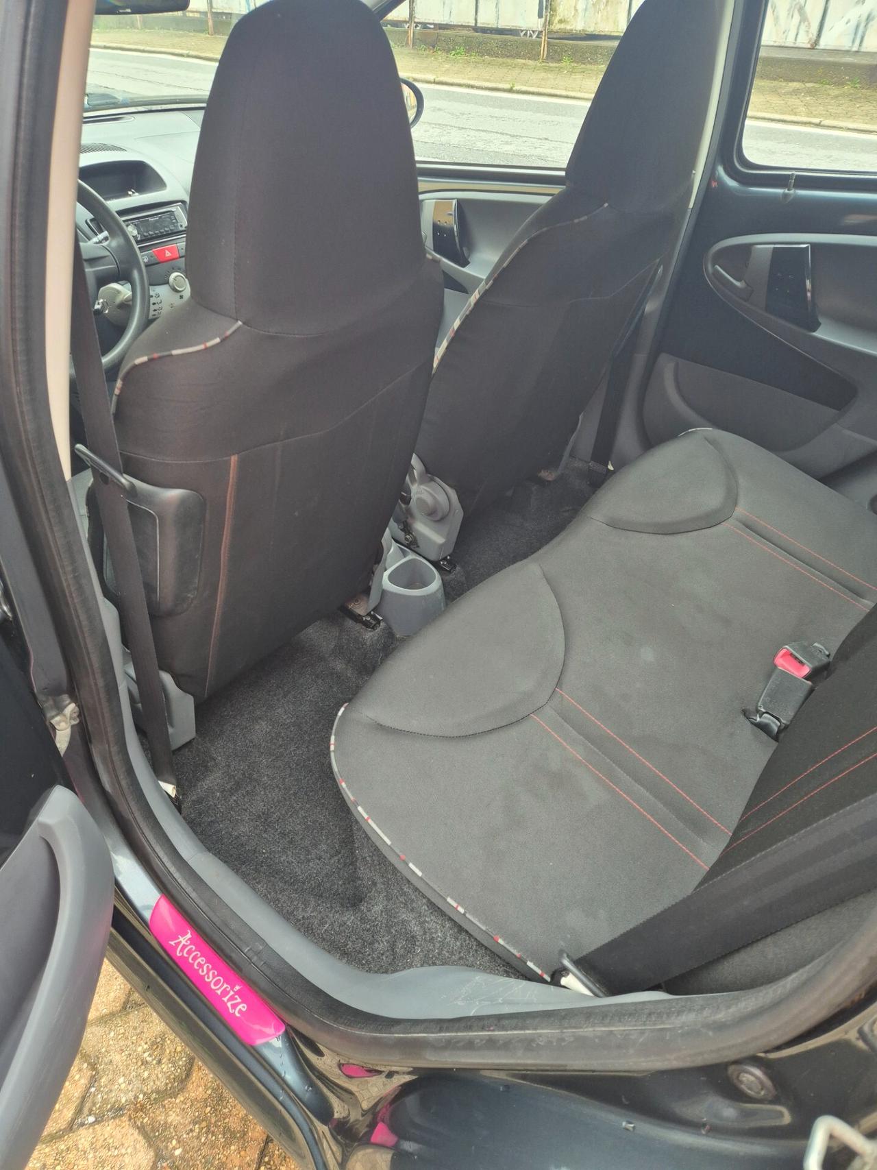 Citroen C1 1.0 5 porte Accessorize neopatentati 2012