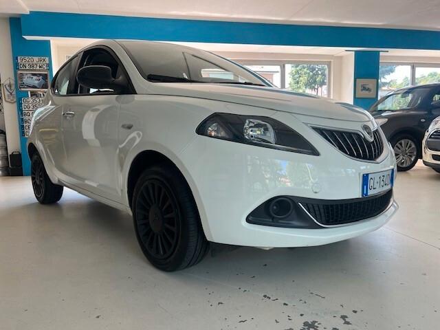 LANCIA YPSILON 1.0 HYBRID FIREFLY SILVER ADATTA A NEO PATENTATI PARI AL NUOVO! SOLO 22.000KM