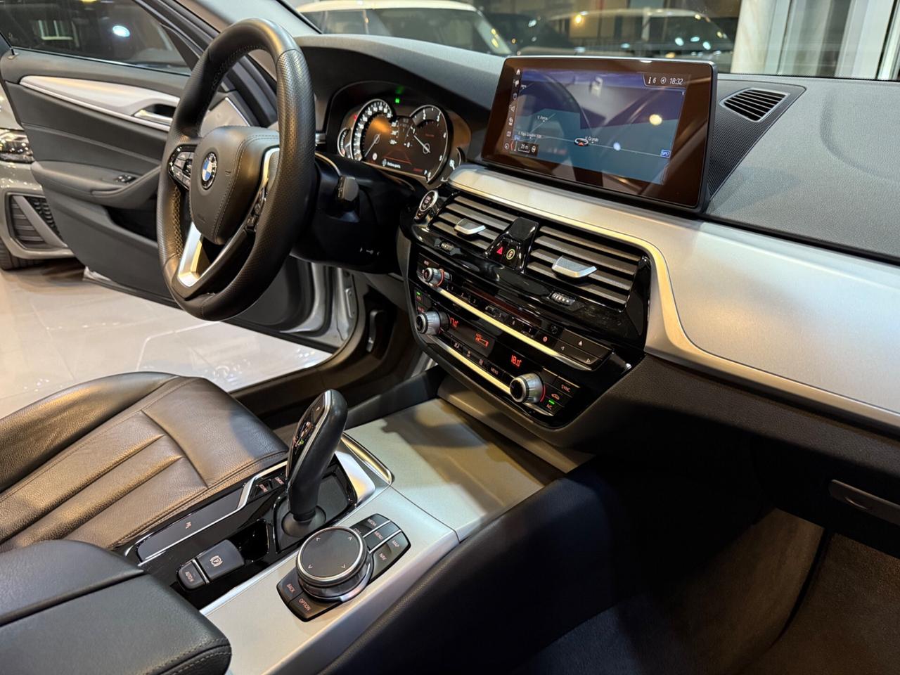 Bmw 520 G31Touring 520d xdrive Luxury GANCIO TRAINO !