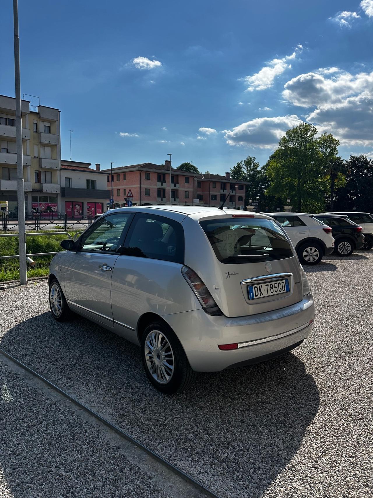 Lancia Ypsilon 1.2 Argento