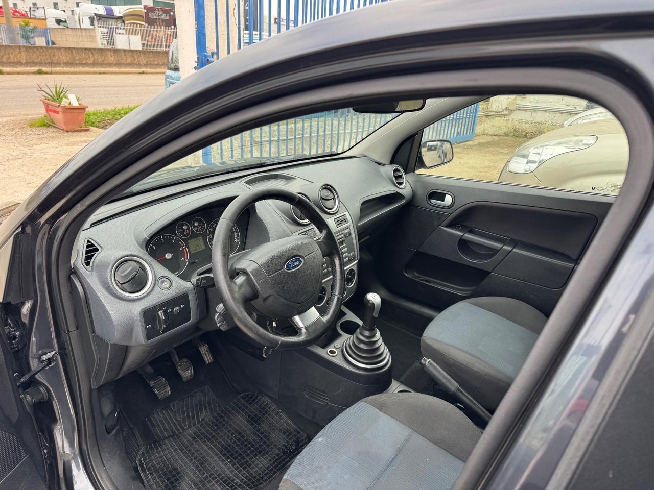 Ford Fiesta 1.4 TDCi 5p. Titanium