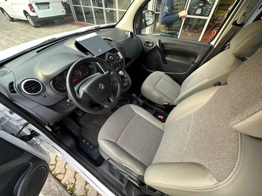 RENAULTKangooBluedCi95CVExpressMaxiFurgone