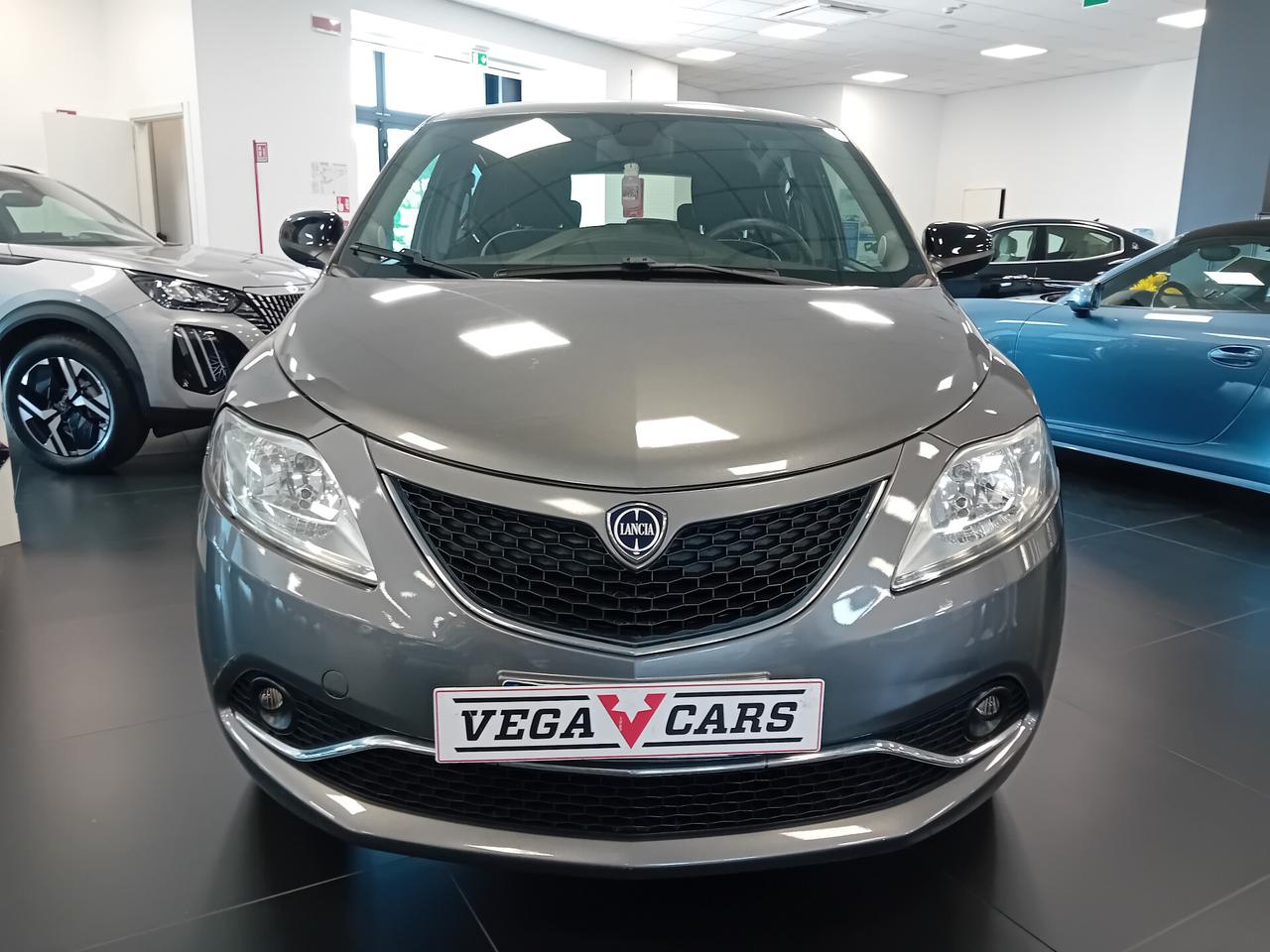 Lancia Ypsilon 0.9 TwinAir 85 CV 5 porte Metano Ecochic Gold REVISIONE BOMB 2029