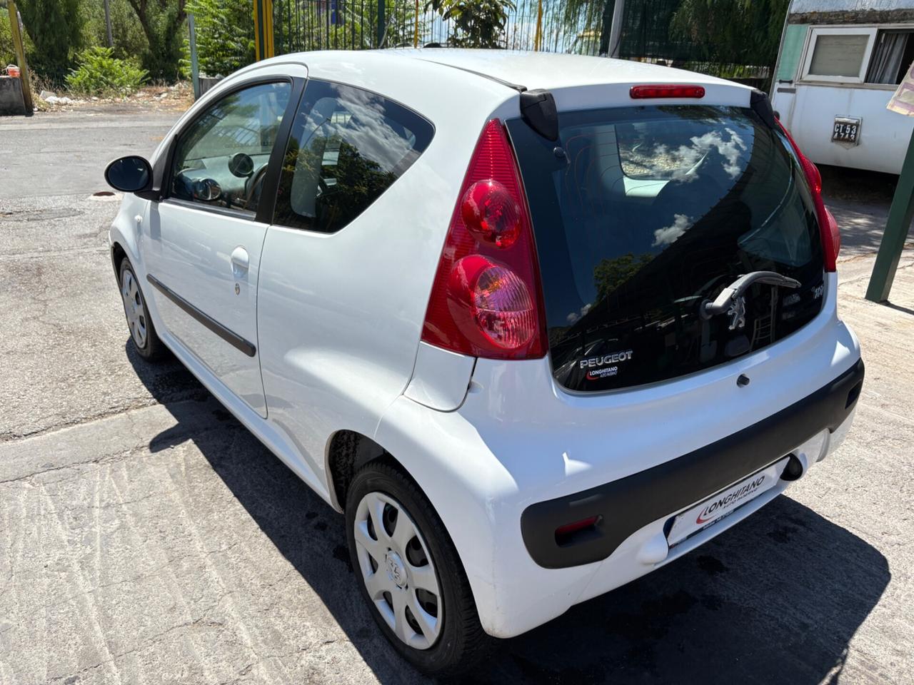Peugeot 107 c.a.m.b.i.o.---a.u.t.o.m.a.t.i.c.o.