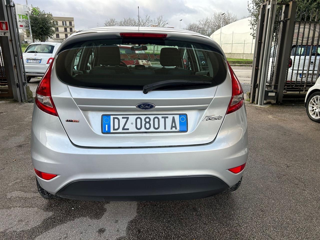 Ford Fiesta 1.4 TDCi 68CV 5 porte Titanium
