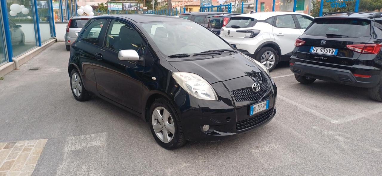 Toyota Yaris 1.0 3 porte Sol