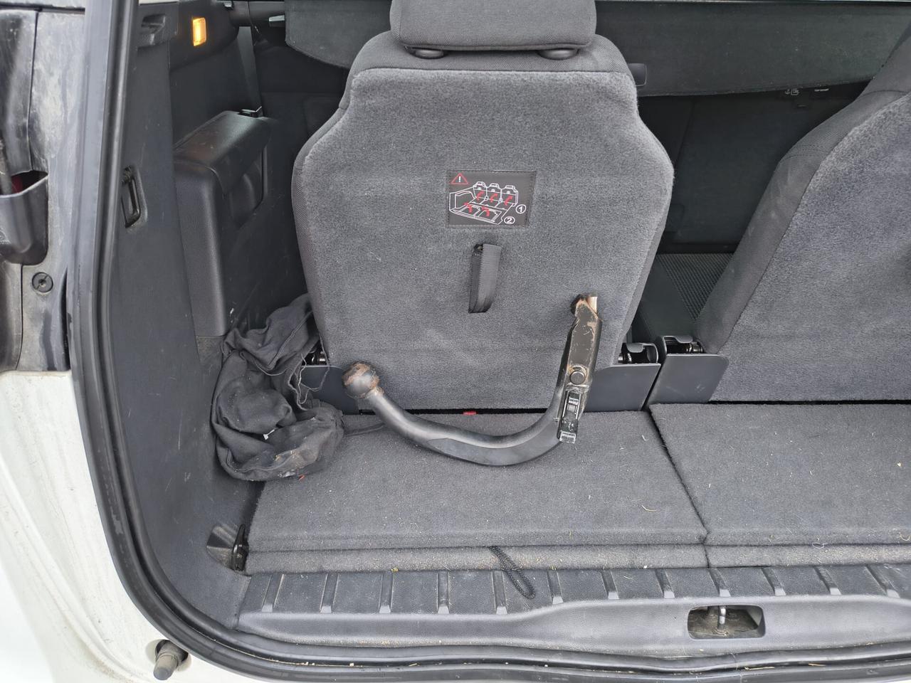 Peugeot 5008 7 POSTI 1.6 HDi +GANCIO TRAINO *PER COMMERCIANTI*