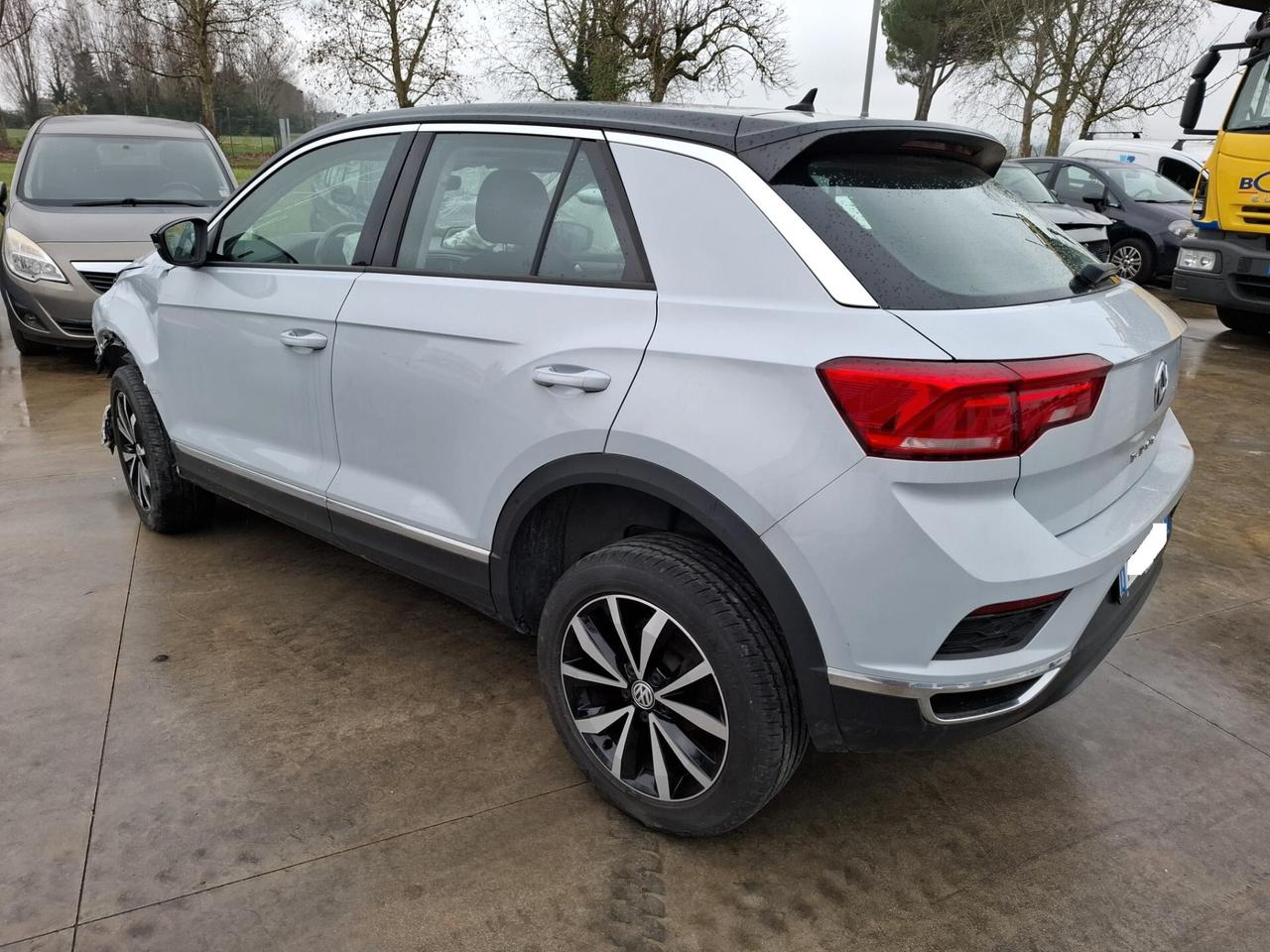 Volkswagen T-Roc 1.5 TSI - SINISTRATO