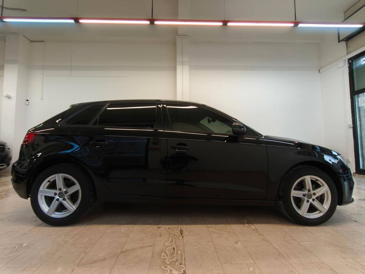 Audi A3 SPB 1.6 tdi S-tronic Navi Xenon Pdc