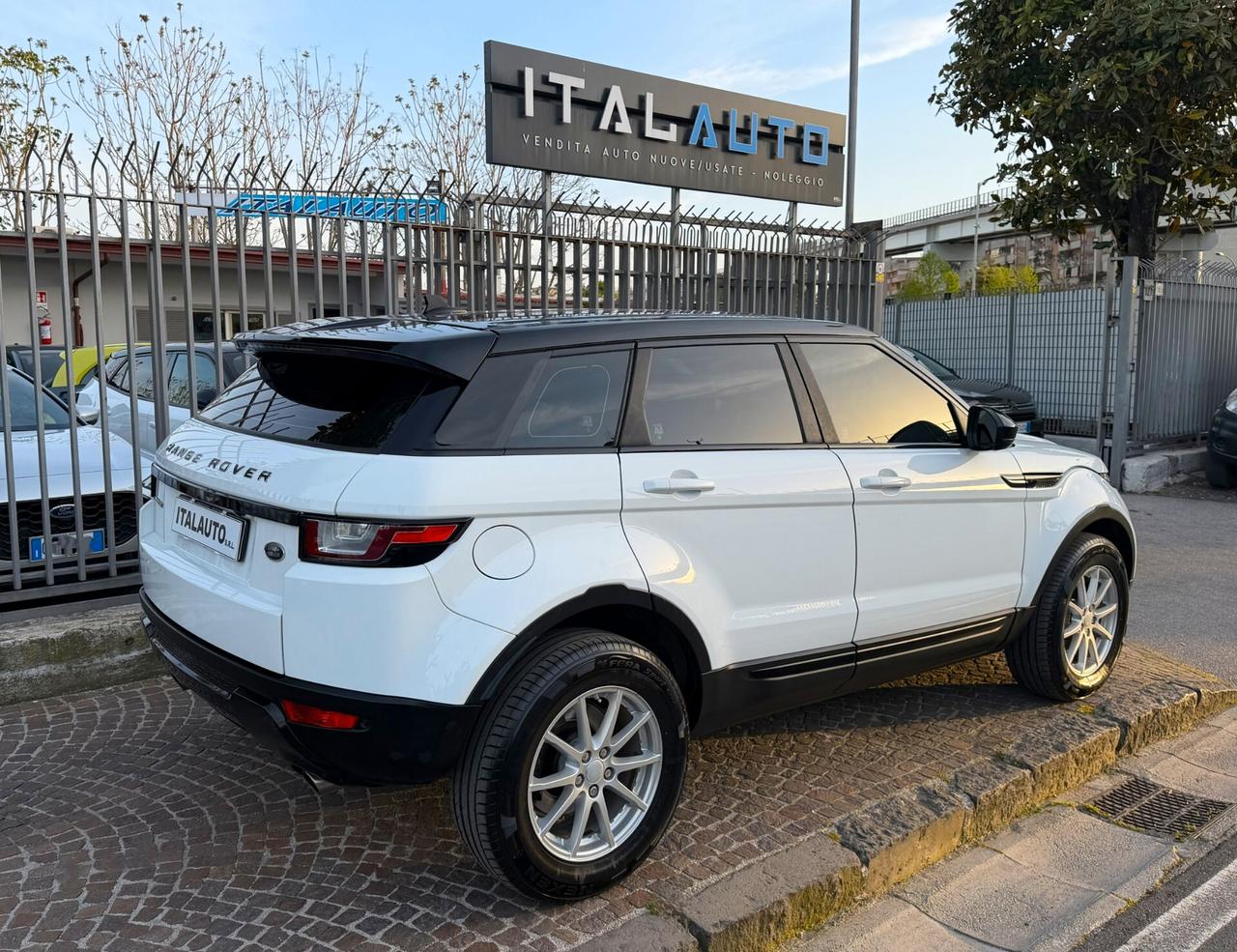 Land Rover Range Evoque 2.0 TD4 150 CV 5p. Pure