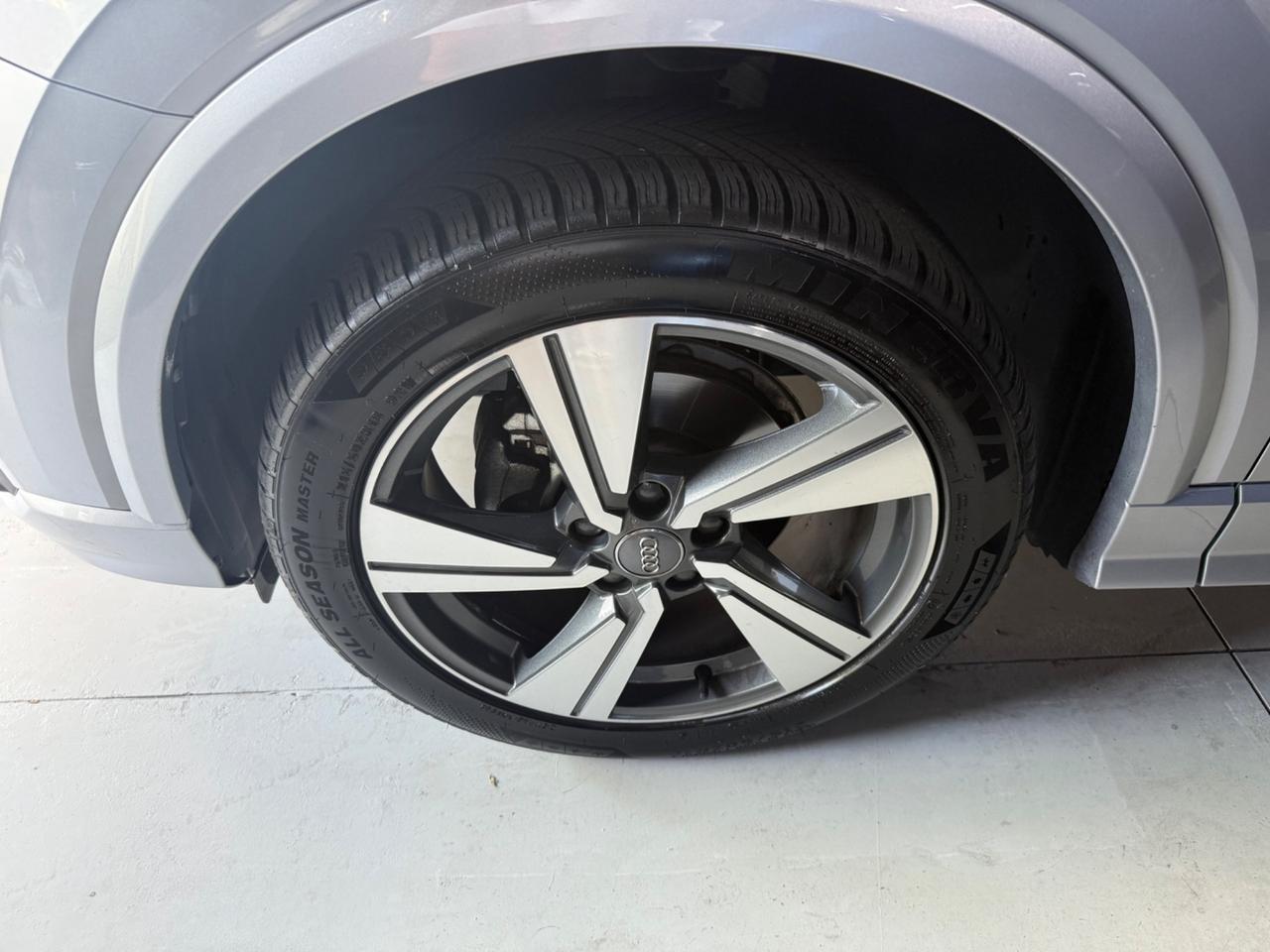 Audi Q2 30 TDI Business Design