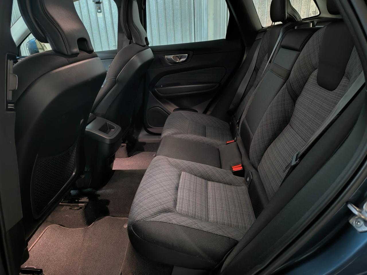 Volvo XC 60 XC60 B4 (d) AWD Geartronic Momentum Pro