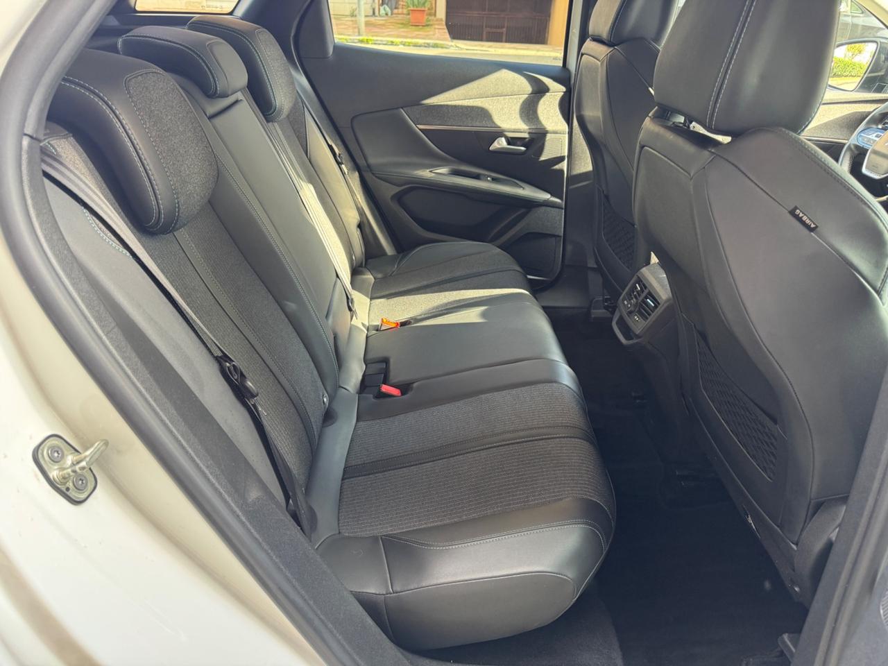 Peugeot 3008 BlueHDi 130 CV Allure Pack