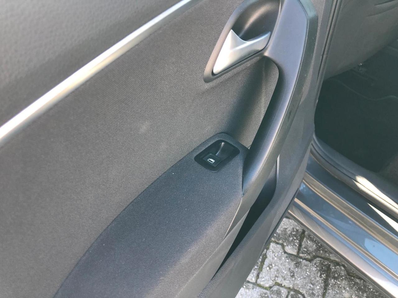 Volkswagen Polo 1.0 MPI 75 CV 5p. Comfortline ADATTA X NEOPATENTATI 1° PROPRIETARIO GARANZIA COMPLETA DELLA CONFORMGEST PER 12 MESI RINNOVABILE FINO A 36 MESI!!!