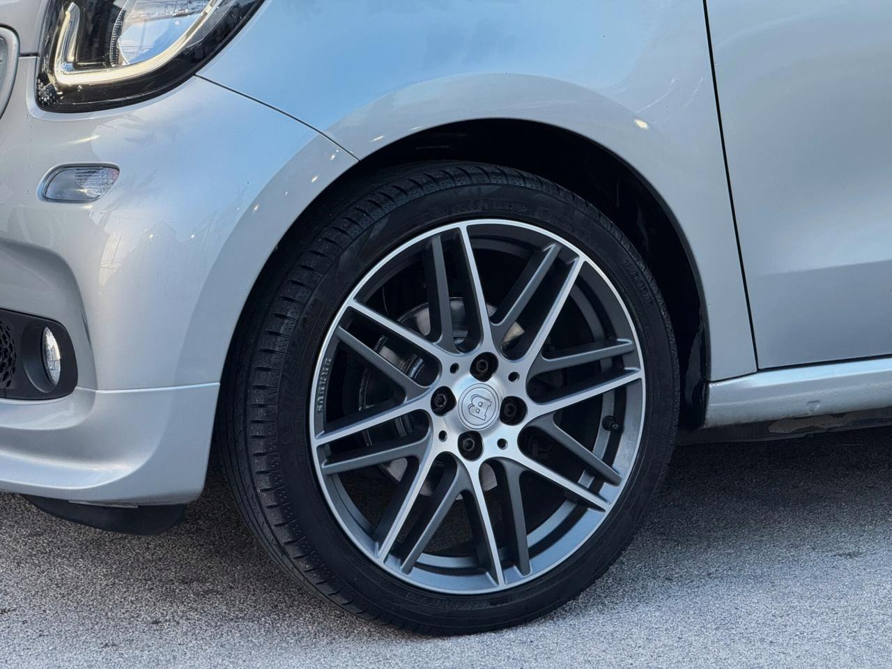 Smart forFour 0.9 T BRABUS 109CV TETTO CAM JBL