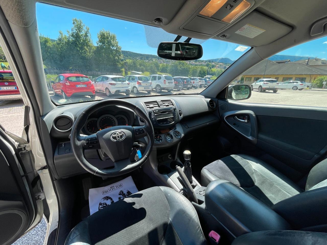 Toyota RAV 4 4x4 Crossover 2.2 D-4D 150 CV Lounge