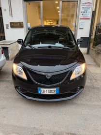Lancia Ypsilon 1.0 FireFly 5 porte S&S Hybrid Ecochic Gold