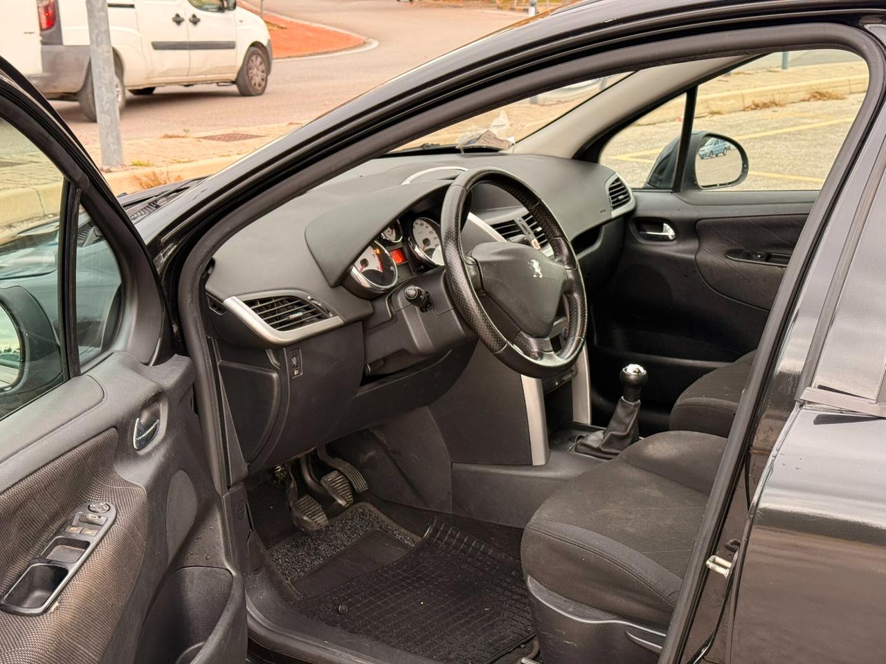 Peugeot 207 1.6 HDi 90CV GARANZIA 12 MESI