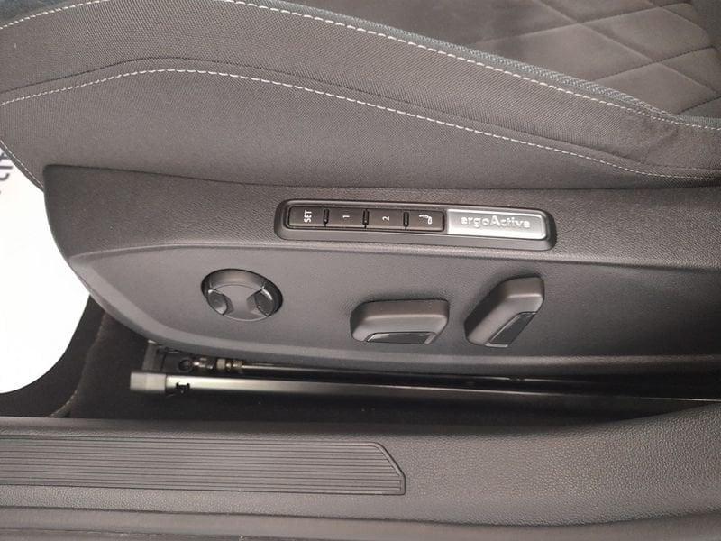 Volkswagen Golf 1.5 TGI Style DSG