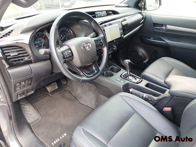 TOYOTA Hilux 2.8 D A/T 4WD 4 porte Double Cab Invincible N1