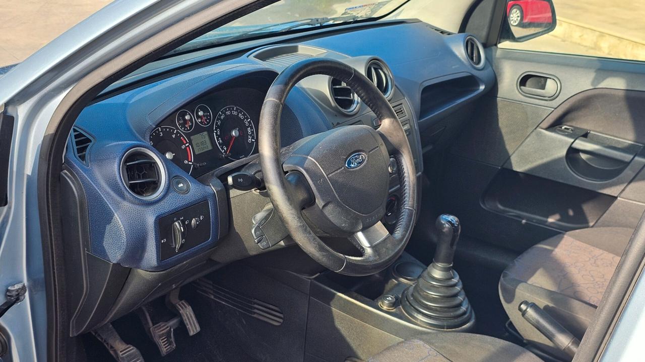 Ford Fiesta 1.4 TDCi 5p. Ghia