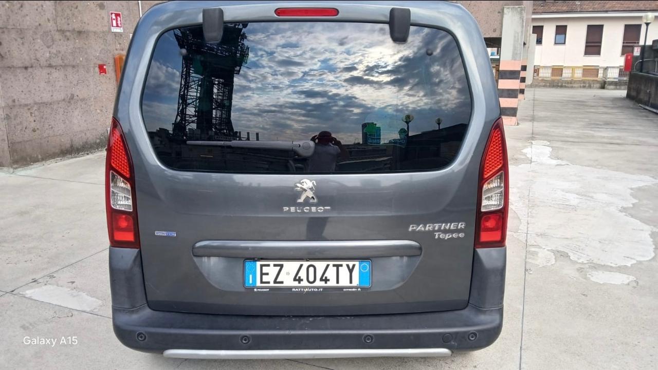 Peugeot Partner Tepee BlueHDi 100 Outdoor