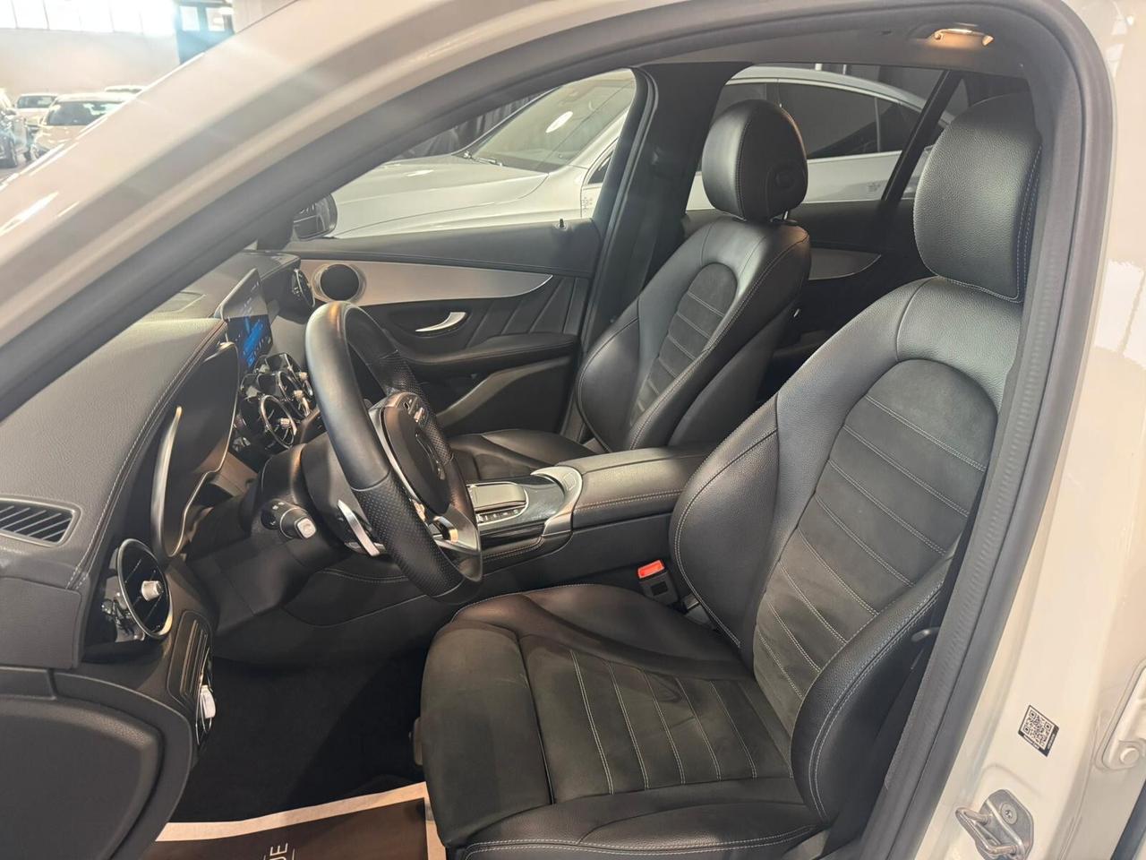 Mercedes-Benz GLC 200 d 4Matic Premium AMG Line/19"/PNEUM/FULL LED