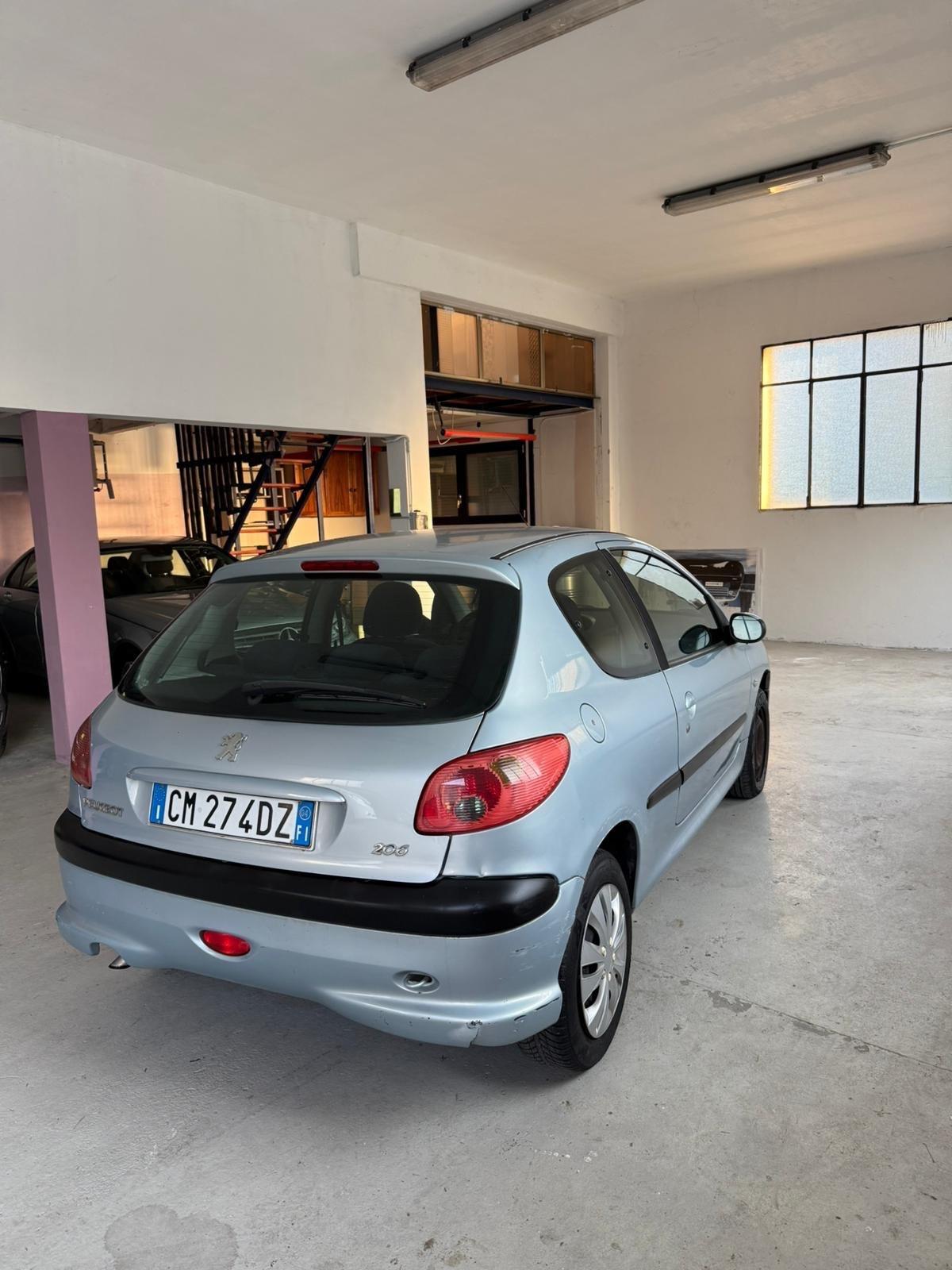Peugeot 206 1.1 5p. XT