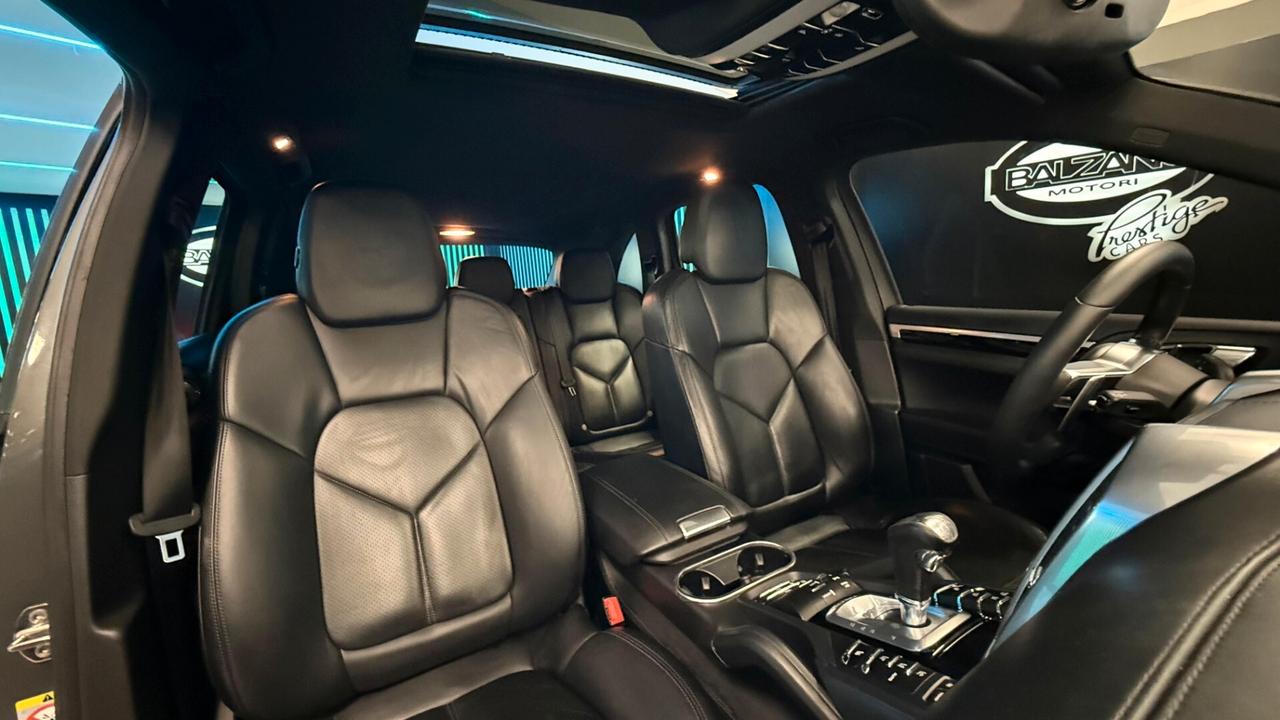 PORSCHE CAYENNE 3.0 DIESEL PLATINUM EDITION 2015