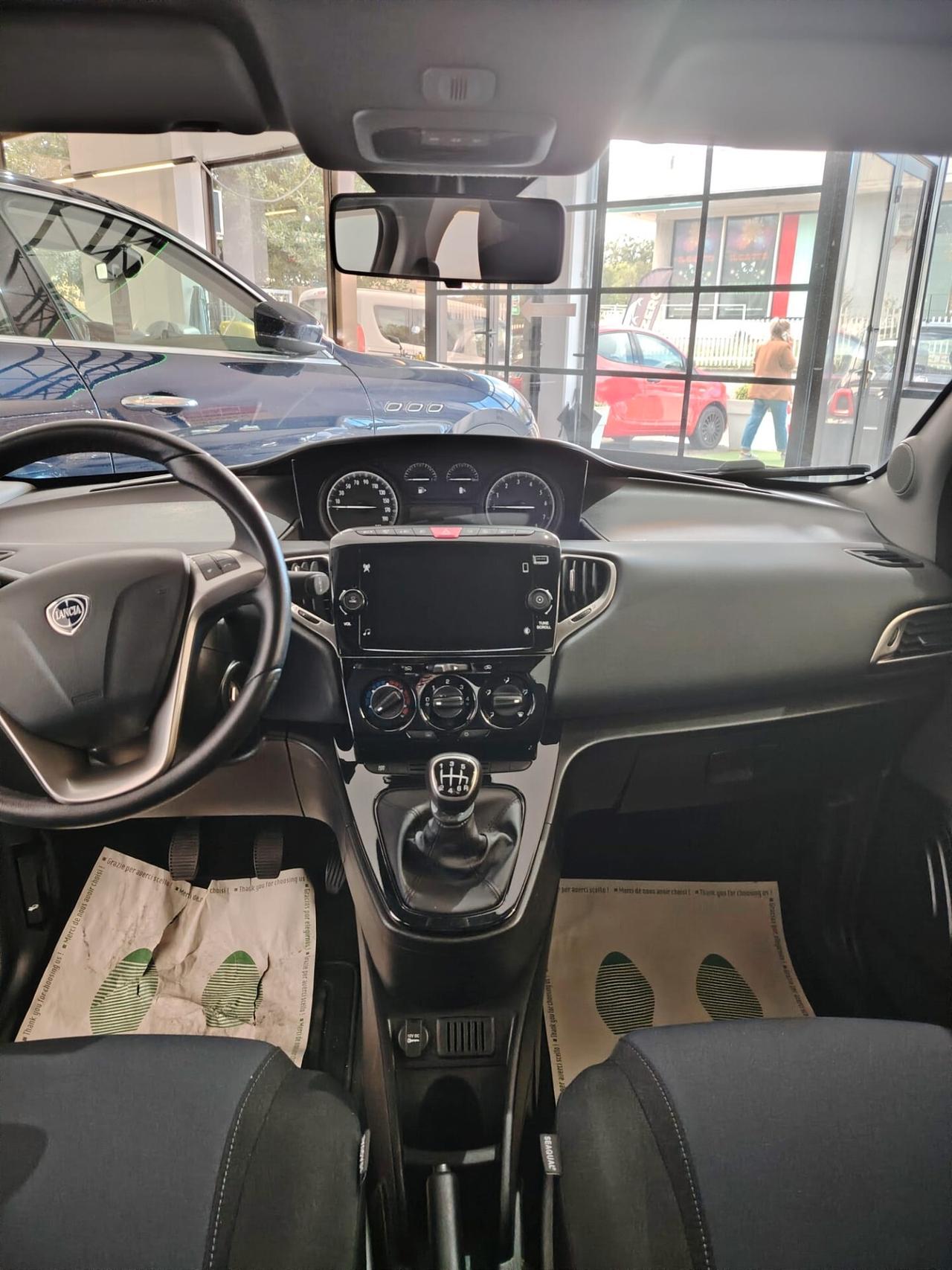 Lancia Ypsilon