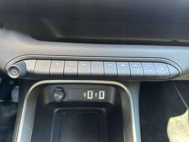 Jeep Avenger 1.2 100cv Altitude + Telecamera + Navi + JBL + Key Less