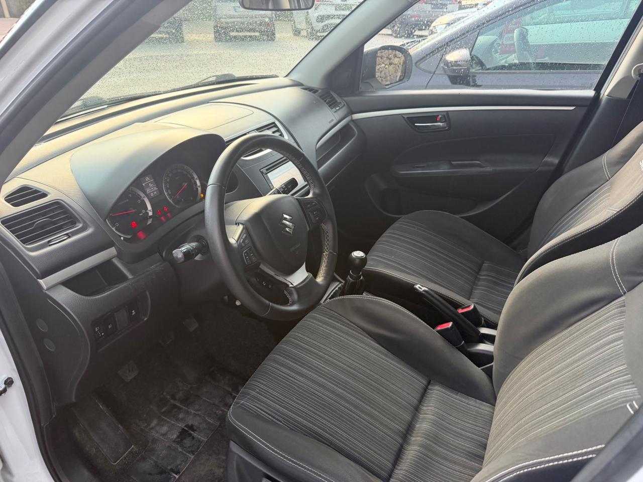 Suzuki Swift 1.3 DDiS 5 porte B-Cool Bi-Color