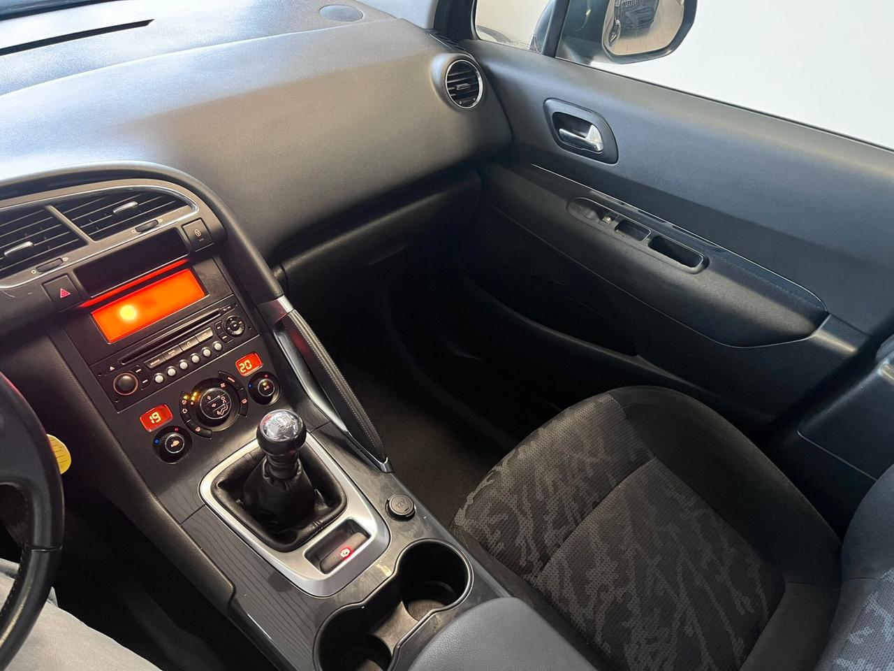 Peugeot 3008 1.6 HDi 110CV Business