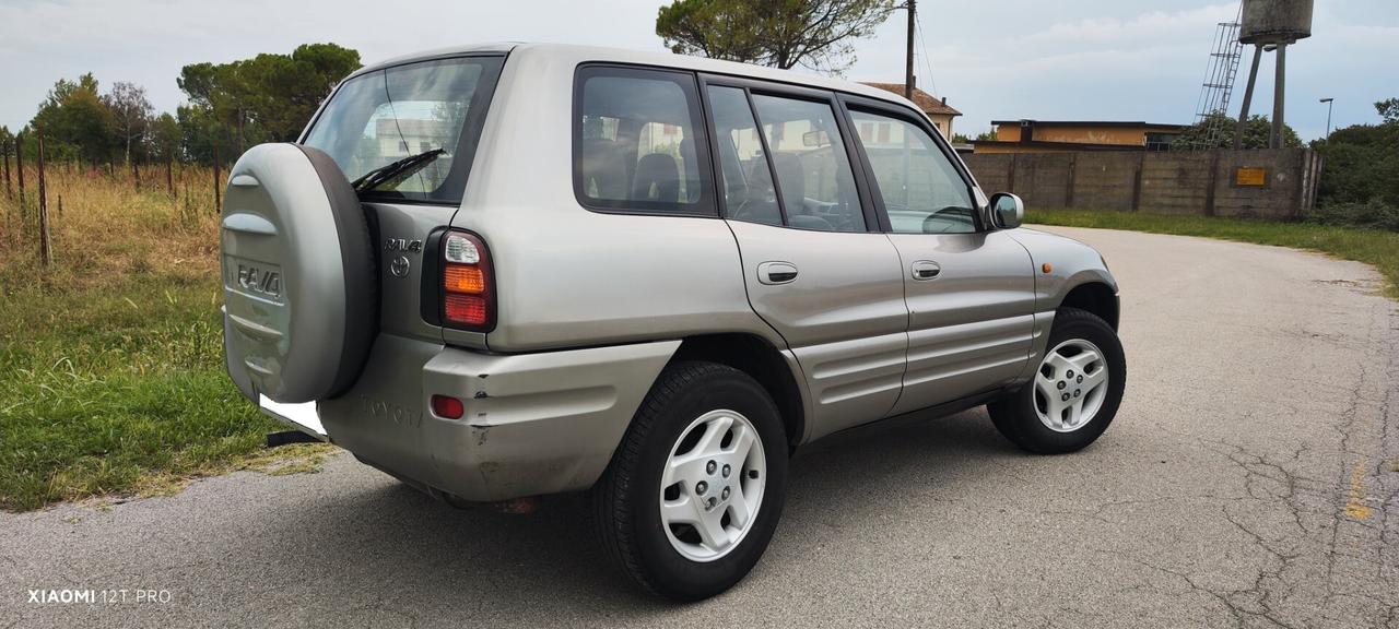 Toyota RAV 4 2.000cc (IMPIANTO METANO)