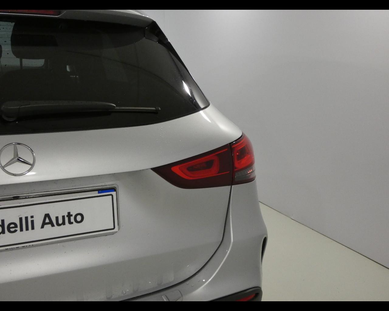 Mercedes-Benz GLA (H247) - GLA 180 d Automatic Premium