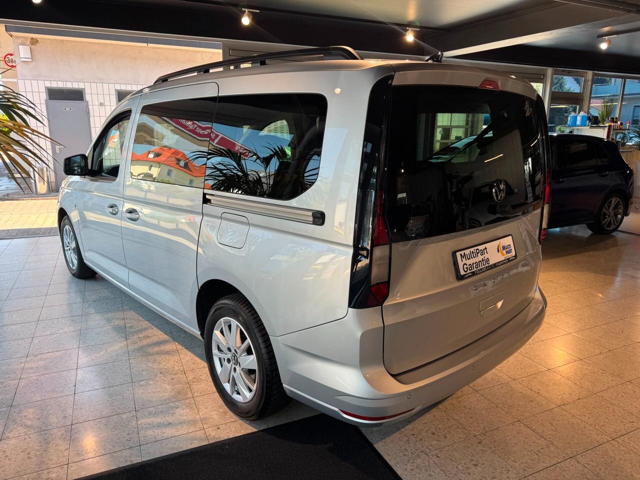 Volkswagen Caddy 2.0 TDI 122 CV DSG Style Maxi 7 posti