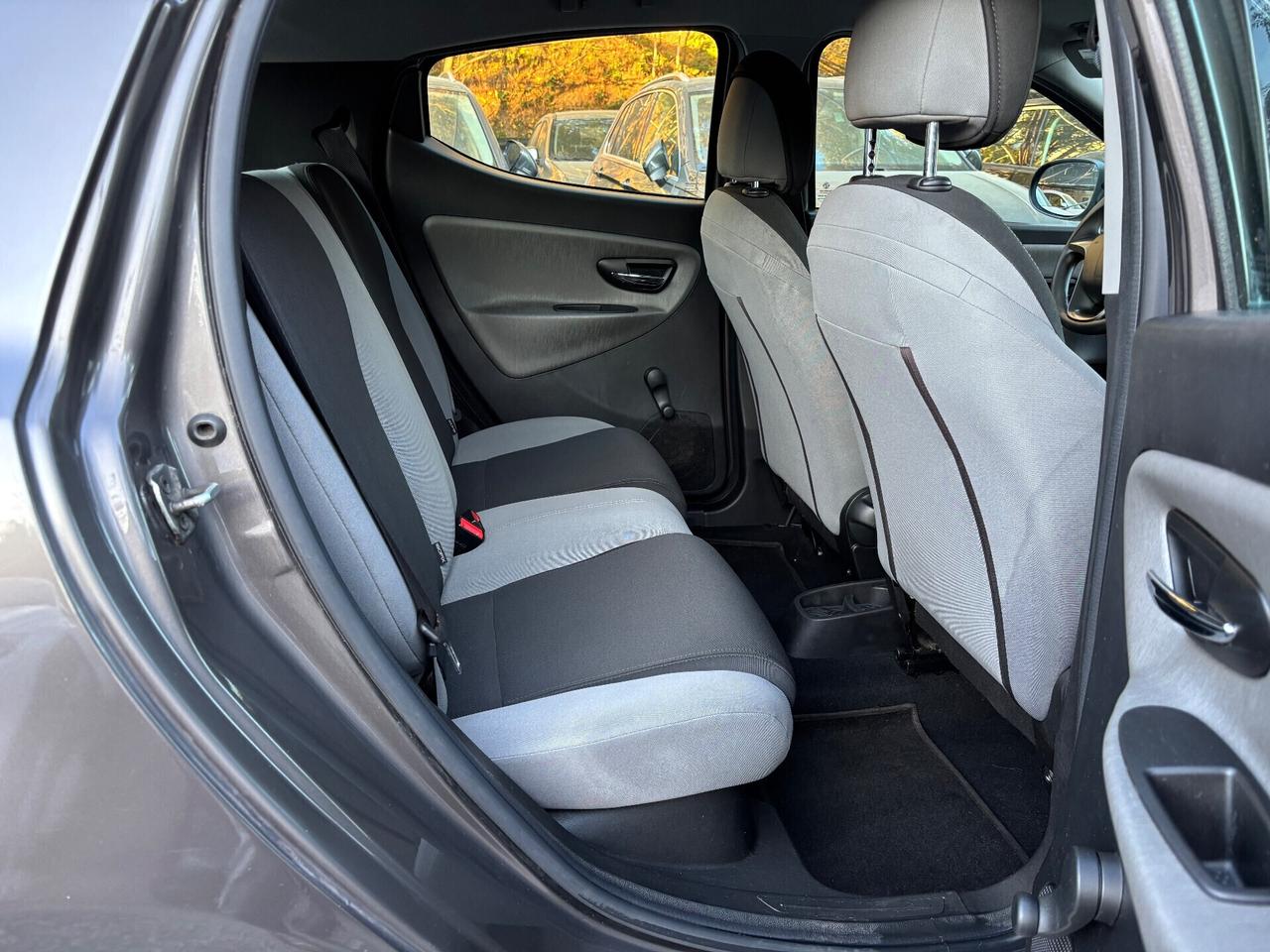 Lancia Ypsilon 1.3 MJT 5 porte OK Neopatentati