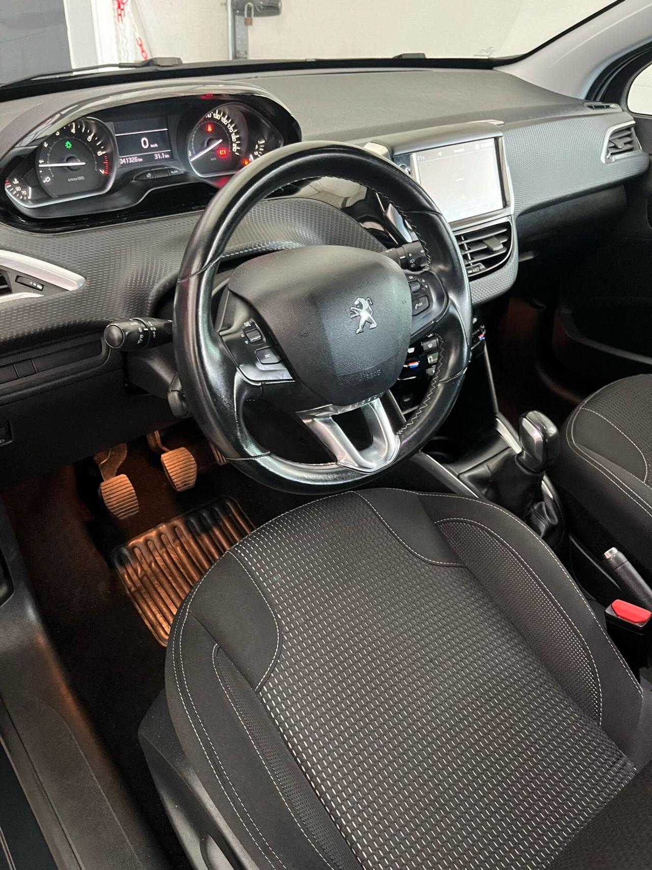 Peugeot 208 PureTech 82 5 porte Allure