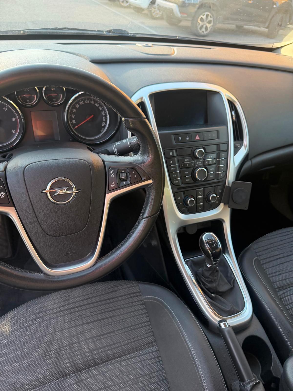 Opel Astra 1.7 CDTI - NEOPATENTATI - 12 MESI DI GARANZIA -